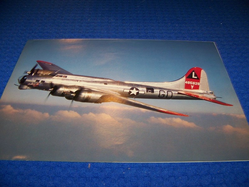 BOEING B-17G «YANKEE LADY» ..1-PAGE COLOR PHOTO PAGES (66LL)