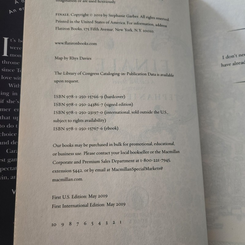 Finale Stephanie Garber SIGNED 1st Edition Print Hardcover Caraval Novel -READ! gallery