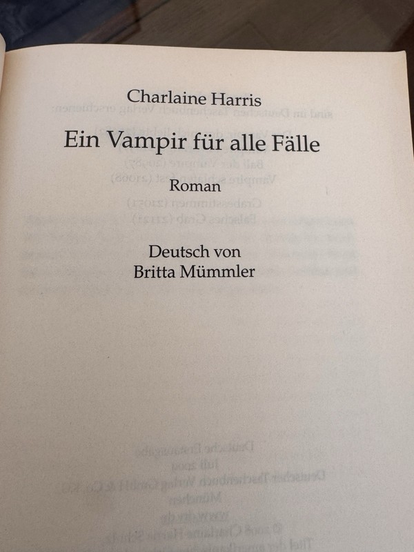 Ein Vampir für Alle Fälle Used Like New Paperback Book gallery