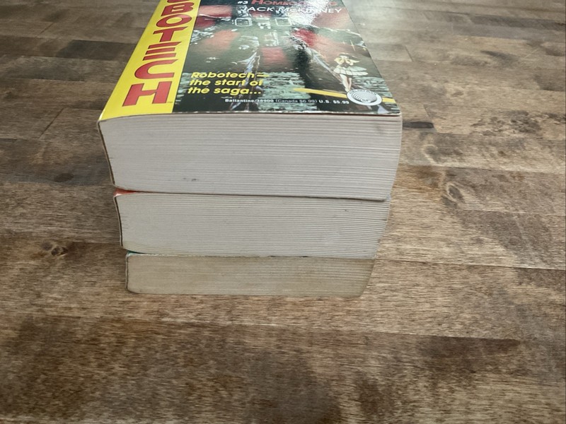Robotech 3 in 1 First Generation, books 1 thru 6, Battletech The Hunters gallery