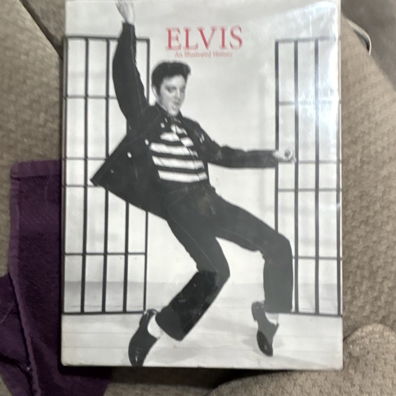 Elvis: An Illustrated History Sandra Forty Hardcover Illustrated