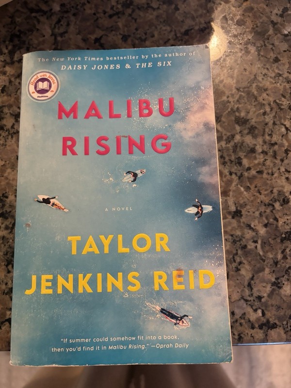 Malibu Rising: a Read with Jenna Pick : A Novel by Taylor Jenkins Reid