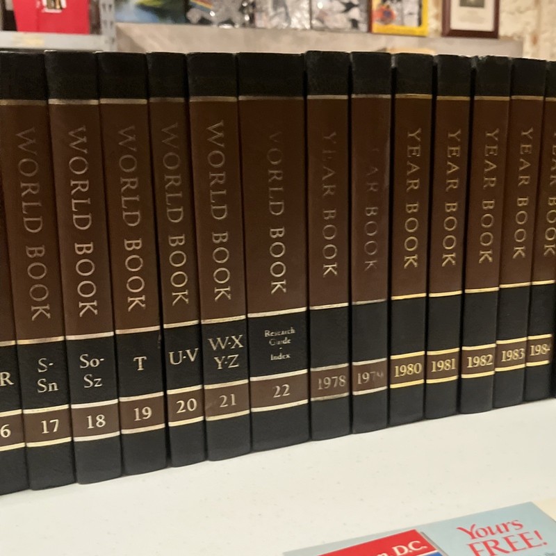 1977 World Book Encyclopedia Complete Set, 1978-85 Year 1979-85 Science 37 Books gallery