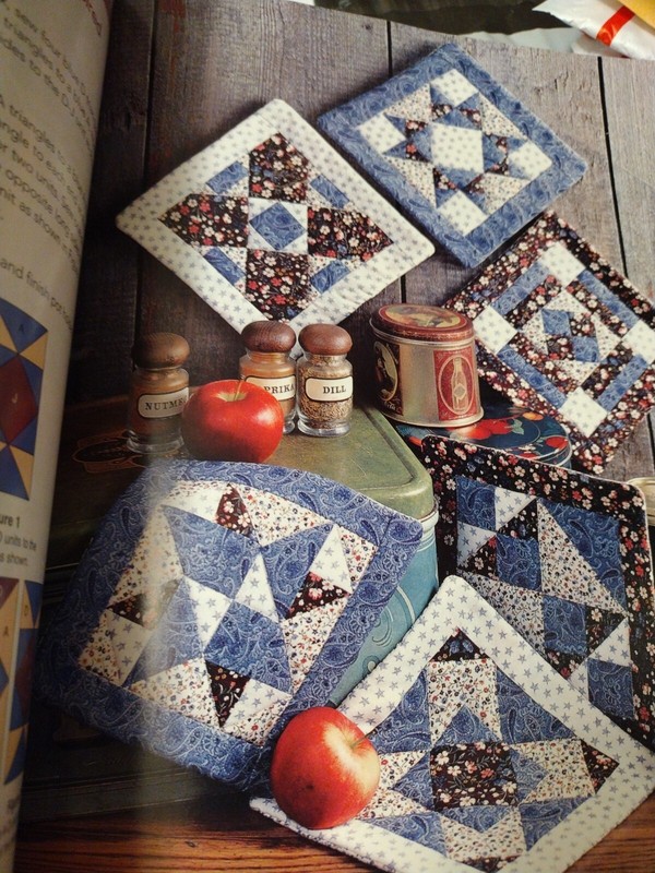 2292 100 Quick-to-Quilt Pot Holders by Jeanne Stauffer (2004, Trade Paperback) gallery