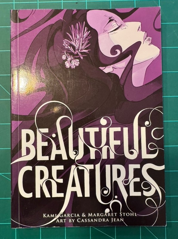 Beautiful Creatures: The Manga (A Graphic Novel)