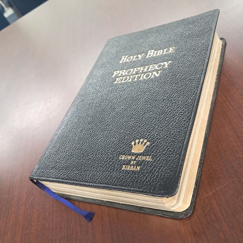 HOLY BIBLE PROPHECY EDITION CROWN JEWEL SALEM KIRBAN KJV REVELATION STUDY CHARTS gallery