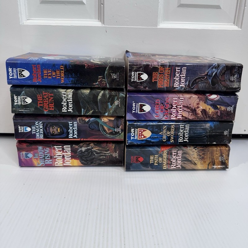 Robert Jordan Wheel of Time Books 1-8 Paperback Lot Eye World Path Daggers gallery