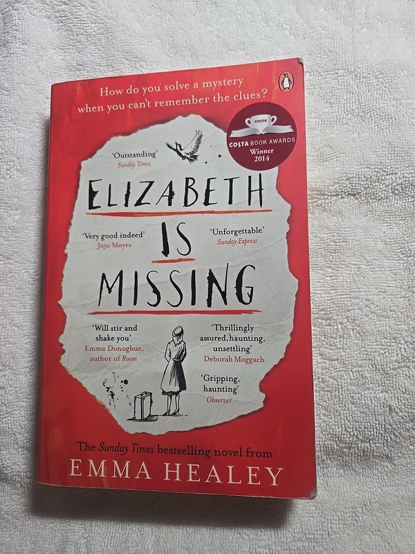 Elizabeth is Missing – Paperback By Healey, Emma – VERY GOOD