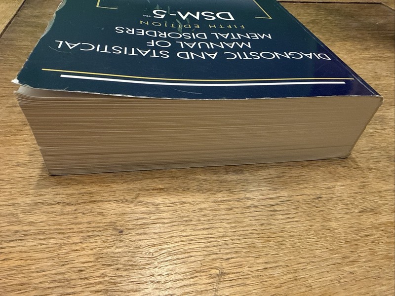 Diagnostic and Statistical Manual of Mental Disorders - DSM-5 - CLEAN & GOOD + gallery
