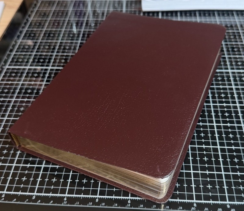 Christian Standard Bible Holman 2003 Brown Leathertouch Personal Size gallery