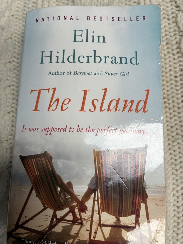 Erin Hilderbrand – The Island, 476 pp, 2010. Paperback measures 4″ x 6.5″.