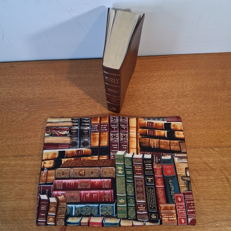 Compact Holy Bible & Cloth Cover New King James Vers. NKJV Thomas Nelson 5225BG