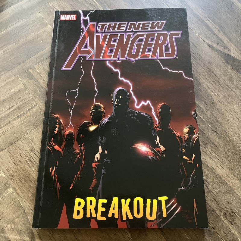 New Avengers, Vol. 1: Breakout – Paperback By Brian Michael Bendis – GOOD