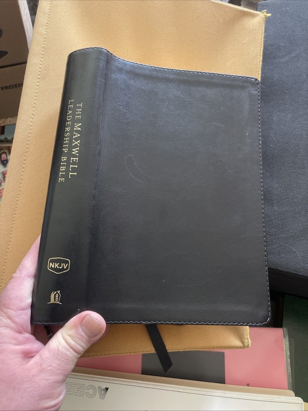 NKJV Maxwell Leadership Bible [Third Edition, Black] by John C. Maxwell SIGNED!
