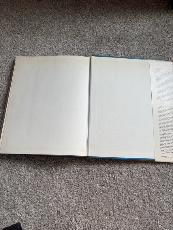 Flight By John W. R. Taylor (1974, Hardcover) Fair Condition gallery