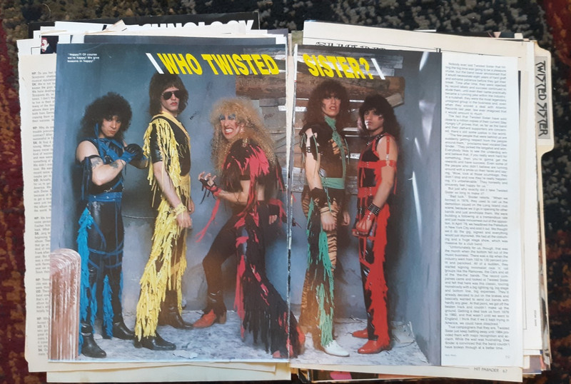 Lot of TWISTED SISTER Vtg 1980s Magazine Clippings Hard Rock Hairbands 67 Pages gallery