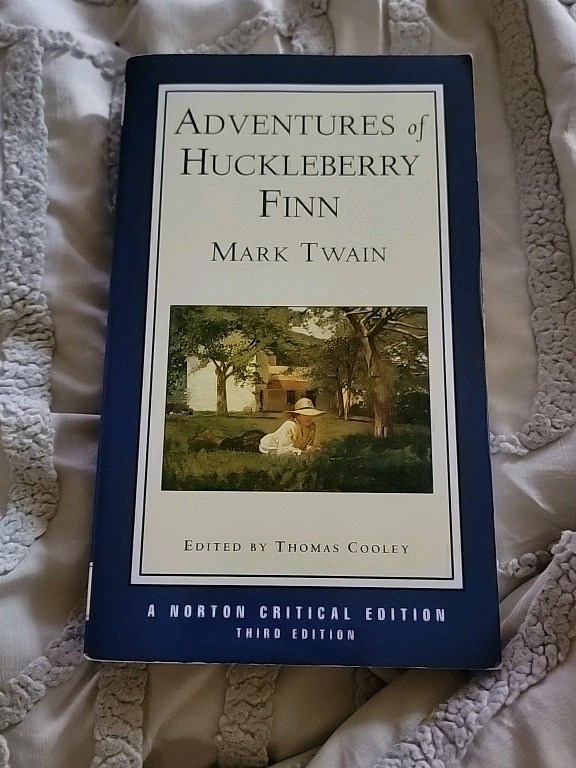 Adventures of Huckleberry Finn by Mark Twain – A Norton Critical Edition LikeNew