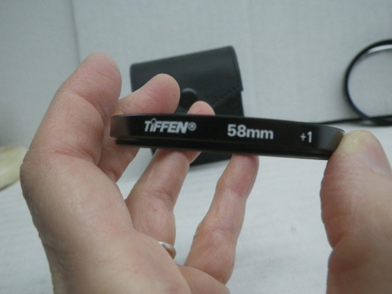 Tiffen 58mm Close-up Lens Set +1, +2, +4 in case gallery
