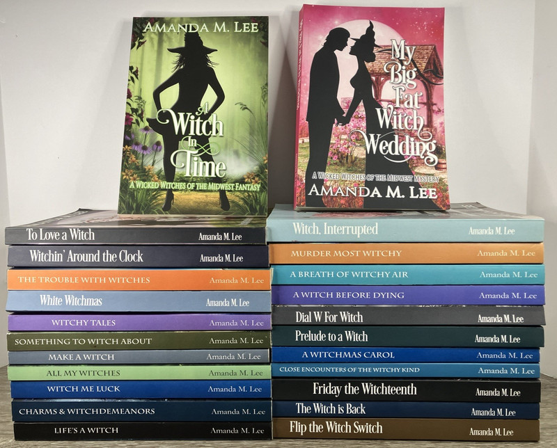 A Wicked Witches of the Midwest Mystery & Fantasy Amanda M. Lee 24 PB Novels