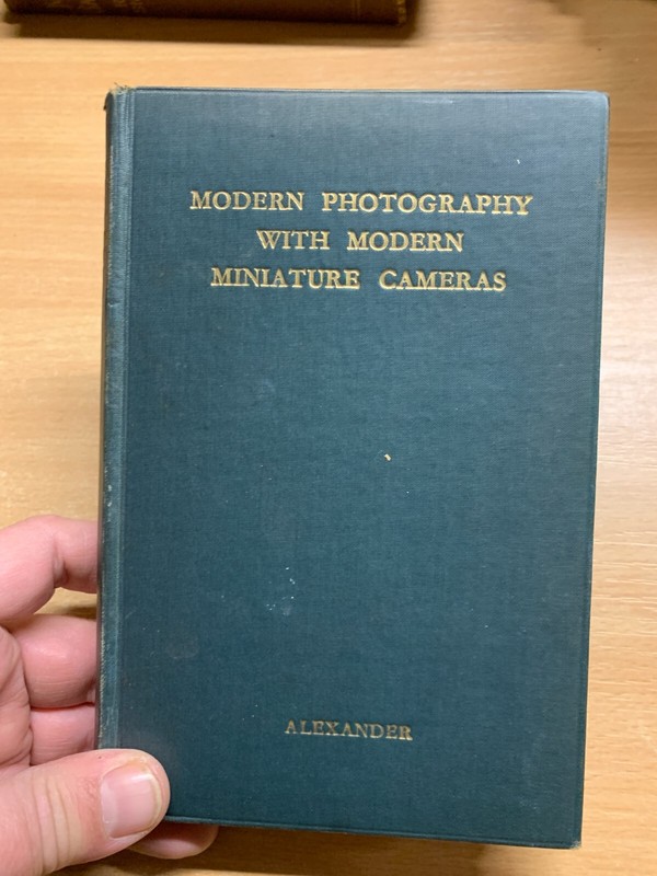 1934 «MODERN PHOTOGRAPHY WITH MODERN MINIATURE CAMERAS» SMALL HARDBACK BOOK (P2)