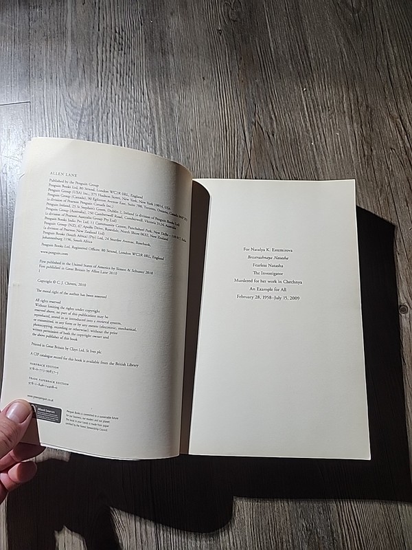 The Gun The Ak-47and The Evolution Of War C.J. CHIVERS SOFTCOVER 2010 gallery