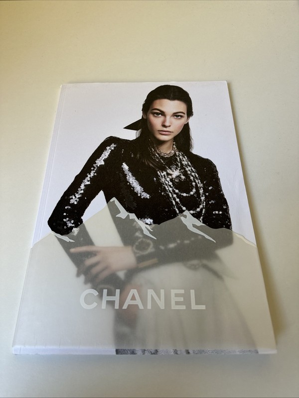 CHANEL Runway Magazine Coffee Table Fashion Book Fall- Winter 2019-2020