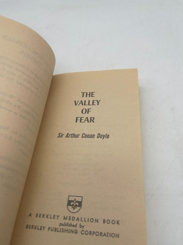 The Valley Of Fear A Sherlock Holmes Mystery Arthur Conan Doyle Paperback 1970 gallery