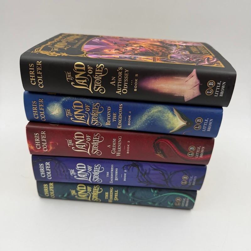 Land of Stories Hardcover Gift Set by Chris Colfer (2016, Hardcover) Vol. 1-5 gallery