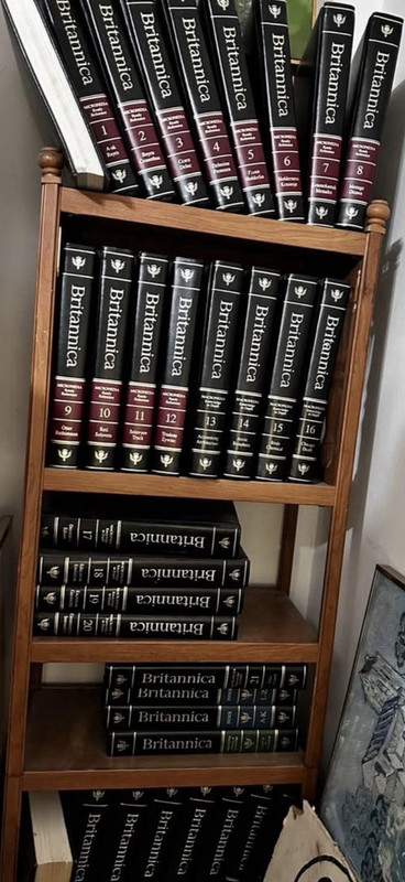 Encyclopaedia Britannica Hardcover Multi-Volume Set 15th Edition