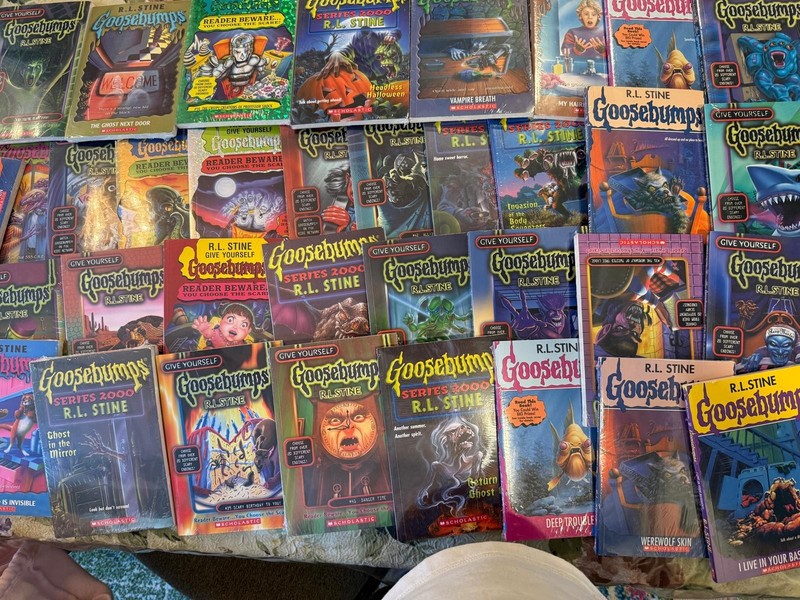 GOOSEBUMPS REPRINT Give yourself SERIES -PAPERBACK (1-42) books Free Ship gallery