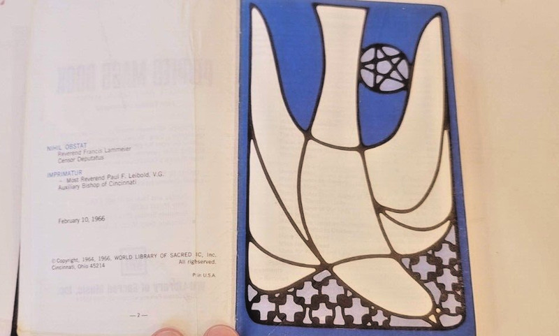 Peoples Mass Book 1966 VG+ Hardcover 624 Pages World Library of Sacred Music gallery