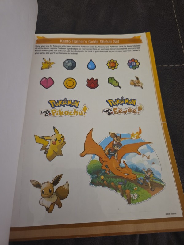 Pokémon: Let's Go, Pikachu! +Eevee!-Official Trainer's Guide w/stickers/map gallery