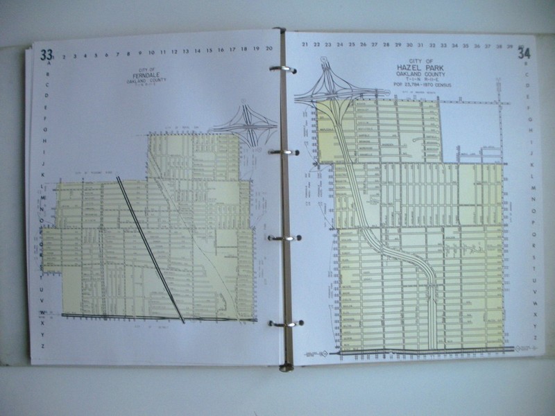 Michigan GREATER COUNTY BOOK MAP - 1998 Oakland & Genesee with 110 pages of Maps gallery