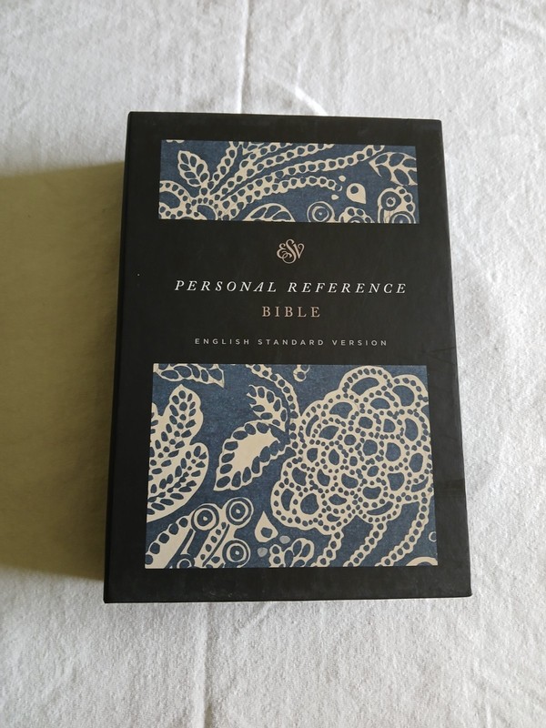 ESV Personal Reference Bible (Cloth over Board, Blue Flora) by Not Available…