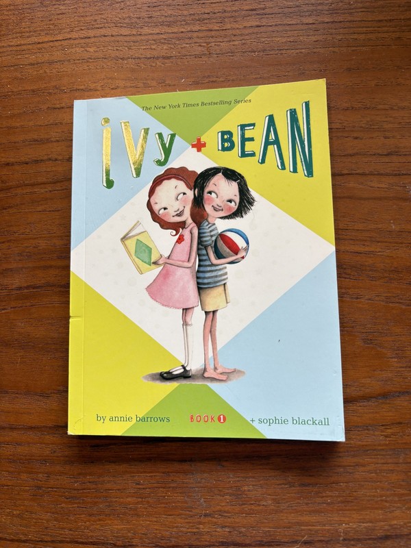 Ivy And Bean Set 1-10 - VERY GOOD gallery