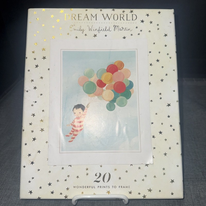 Dream World : 20 Frameable Prints of Emily Winfield Martin’s Bestselling…