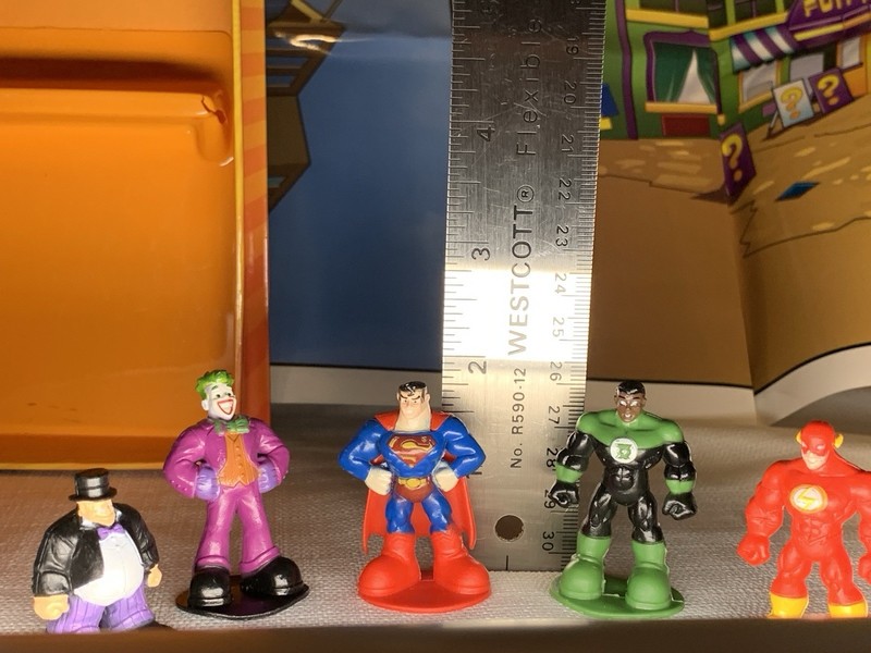 DC Super Friends My Busy Books Board Book & 5 Miniature Toy Figures Incomplete gallery