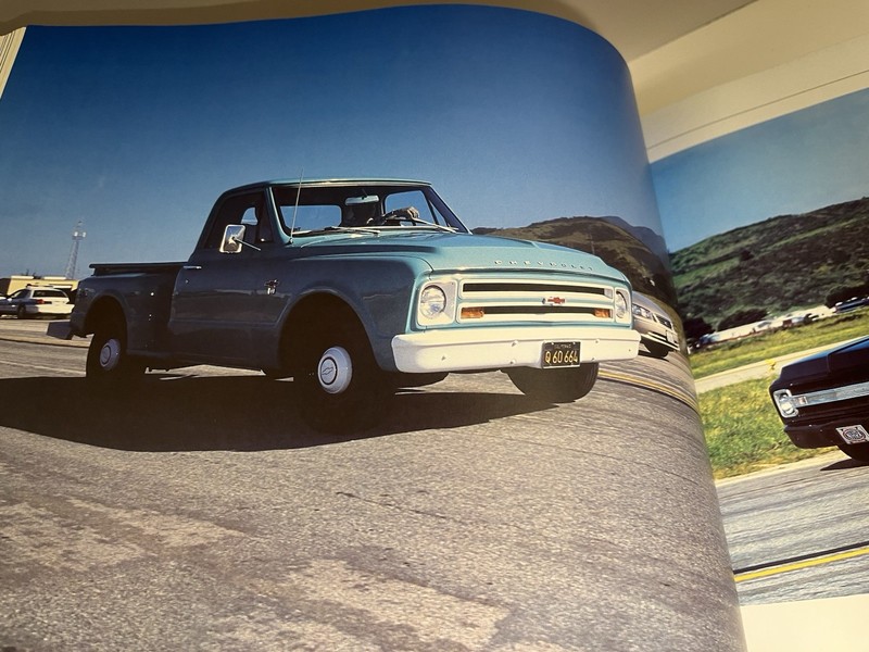 The Ultimate Encyclopedia of Pickups by Peter Henshaw 2005 Hardcover 448 Pages gallery