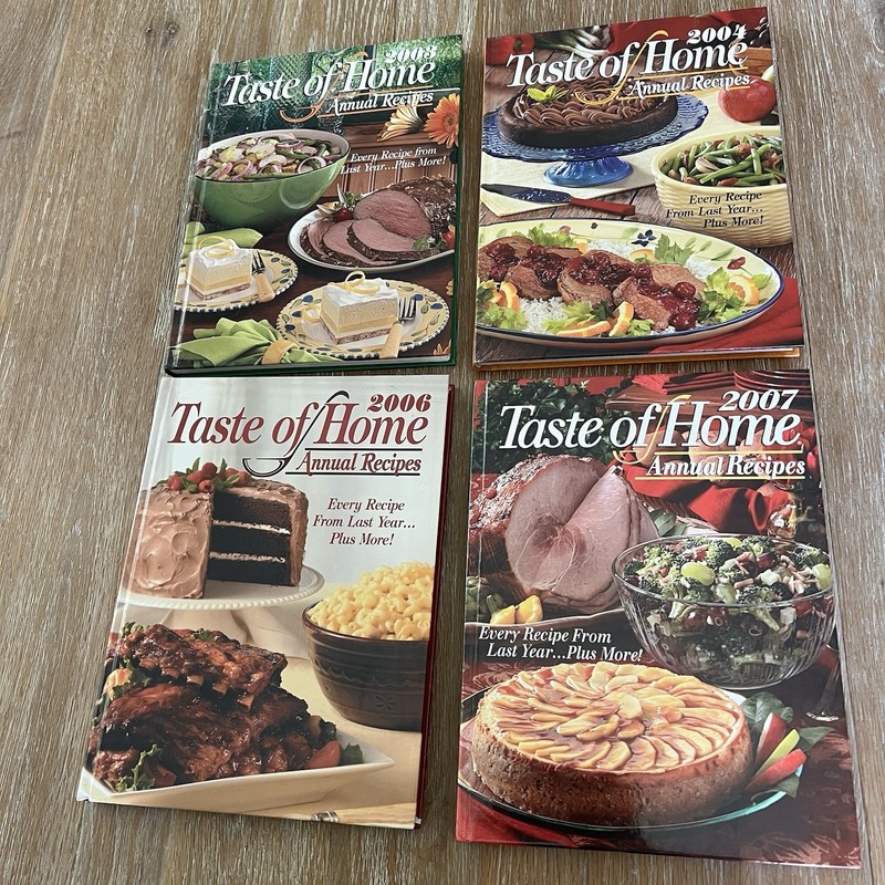 Lot of 4 Taste of Home Annual Recipes Hardcover Cookbooks 2003 04 06 07