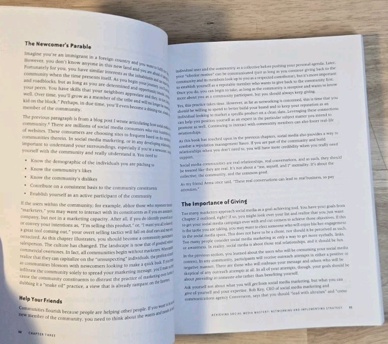 The New Community Rules Marketing on the Social Web Tamar Weinberg PB gallery
