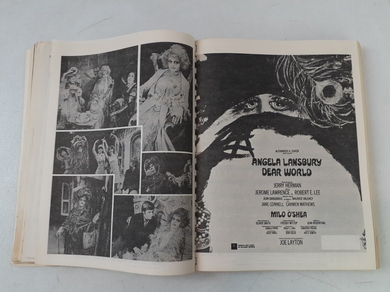 Skyscraper Book of 1001 Show Tunes & Movie Themes Broadway & Hollywood 696 Pages gallery