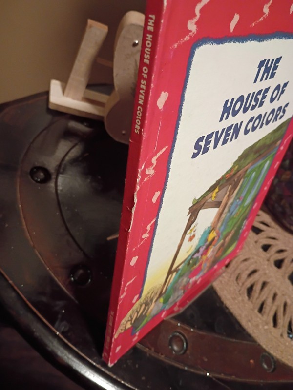 Vtg Sesame Street Book THE HOUSE OF SEVEN 7 COLORS - Madeline Sunshine - 1985 gallery