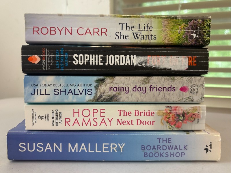 Lot of 10 Romance - Mixed Authors - Mass Paperbacks FREE SHIP gallery