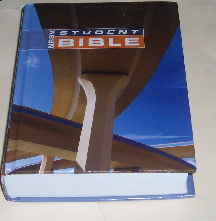 NEW NRSV STUDENT BIBLE