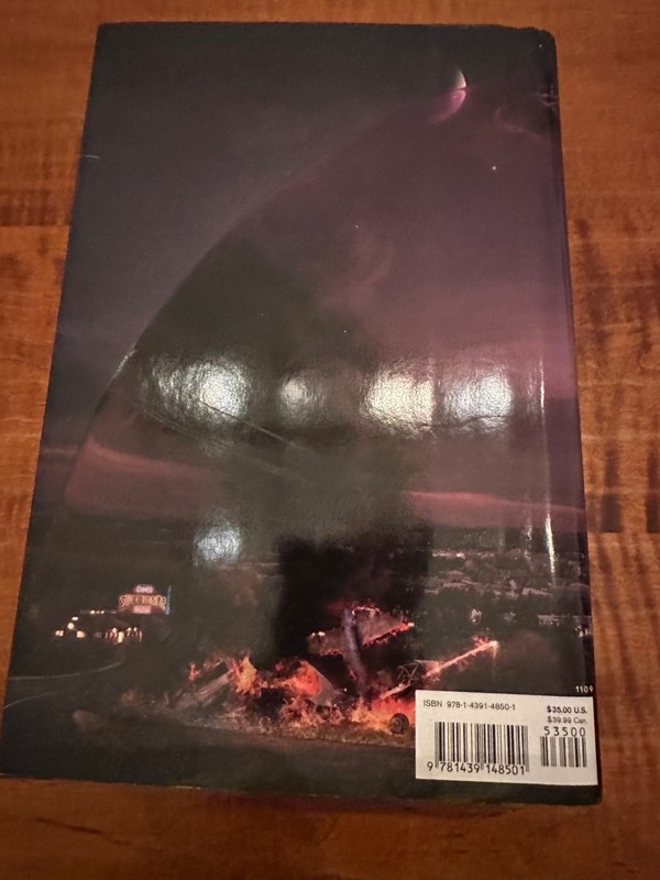 Stephen King -- Under the Dome -- 1st Ed., VG Condition -- Huge -- 1072 pages gallery