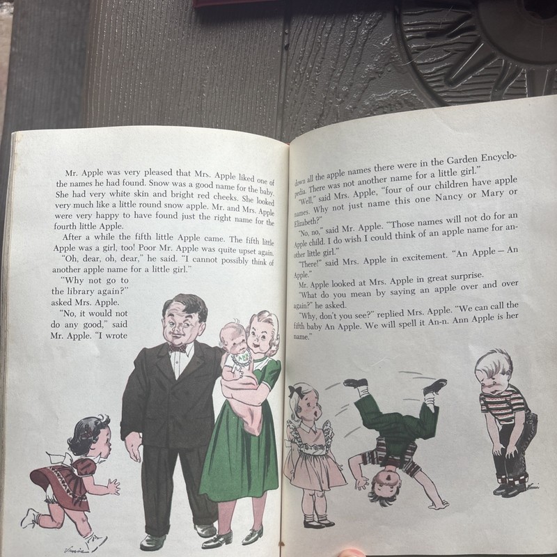 Vintage Child Horizons Books Set The Story Hour & Things To Make And Do gallery