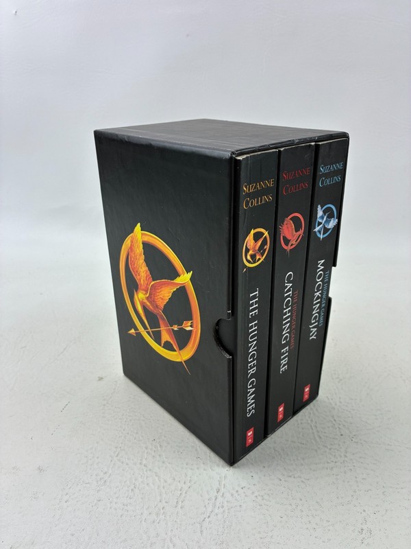 The Hunger Games Trilogy Boxed Set Catching Fire/Mockingjay Suzanne Collins 2013