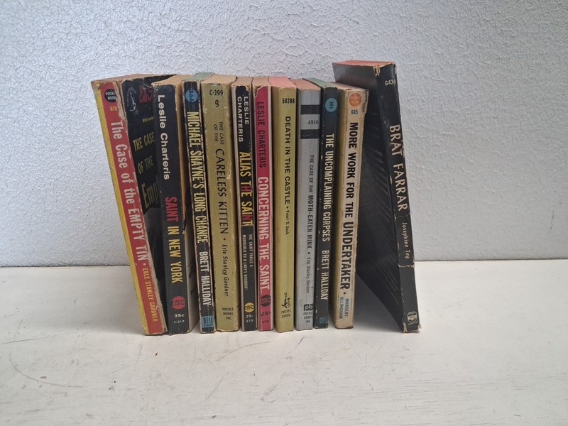 1940s Murder Mystery Trade Paperback Lot 11 Books PB Death Saint Kitten Kill gallery