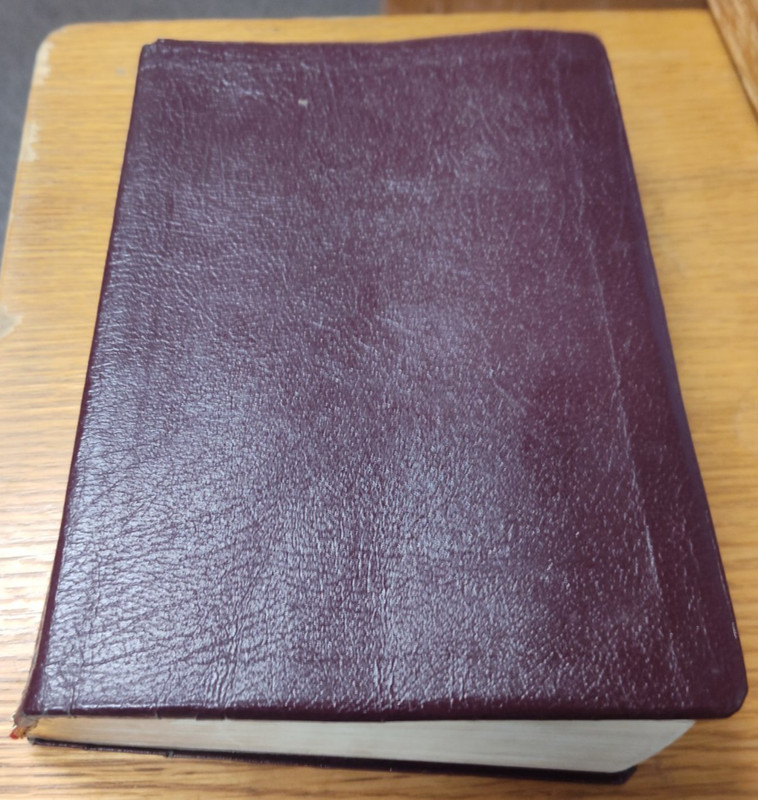 The New Open Bible KJV Study Edition Burgundy Bonded Leather 1990