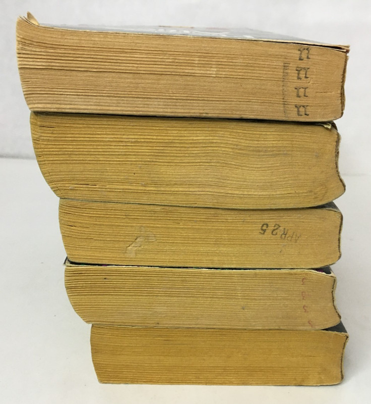 Lot of 5 Complete Dollanganger Series Books 1-5 by V.C. Andrews - Keyhole PB gallery